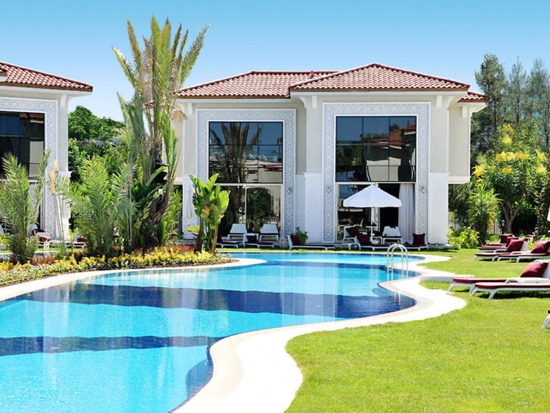 Paloma Oceana Resort
