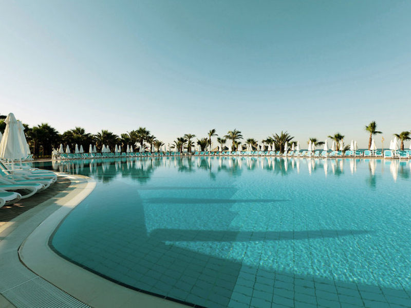 Paloma Oceana Resort