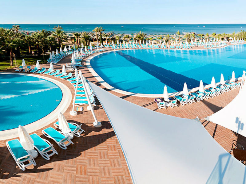 Paloma Oceana Resort