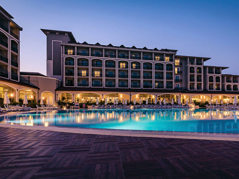 Paloma Oceana Resort