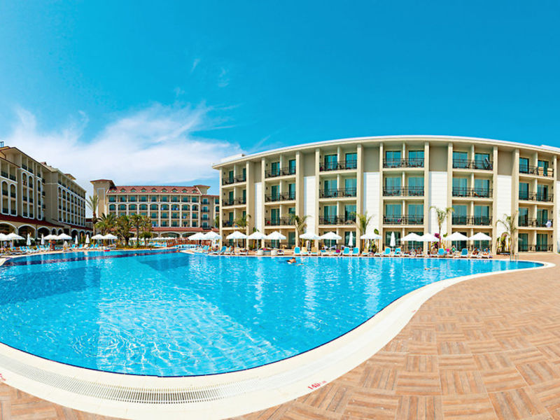 Paloma Oceana Resort