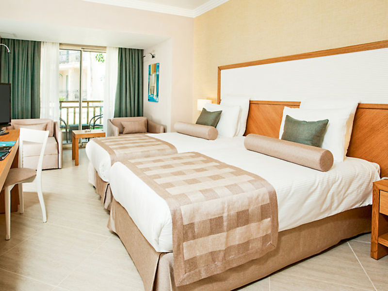 Paloma Oceana Resort