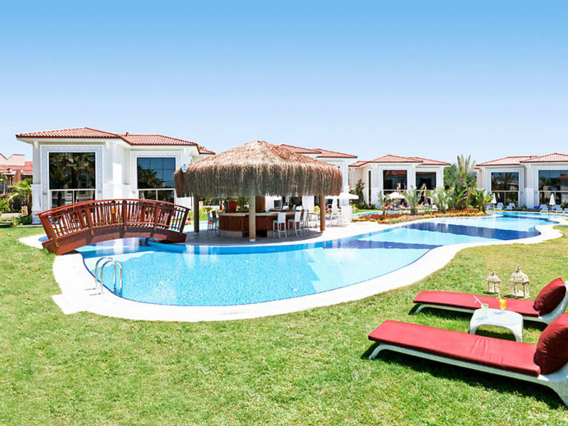 Paloma Oceana Resort