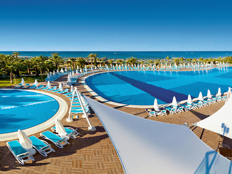 Paloma Oceana Resort