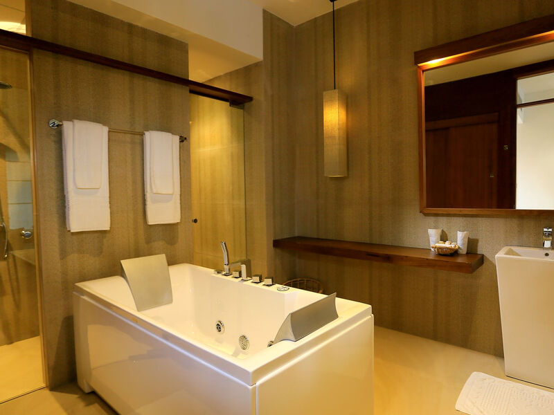 Pandanus Beach Resort &Amp; Spa