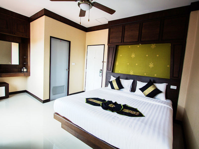 Panomporn Patong Place Hotel