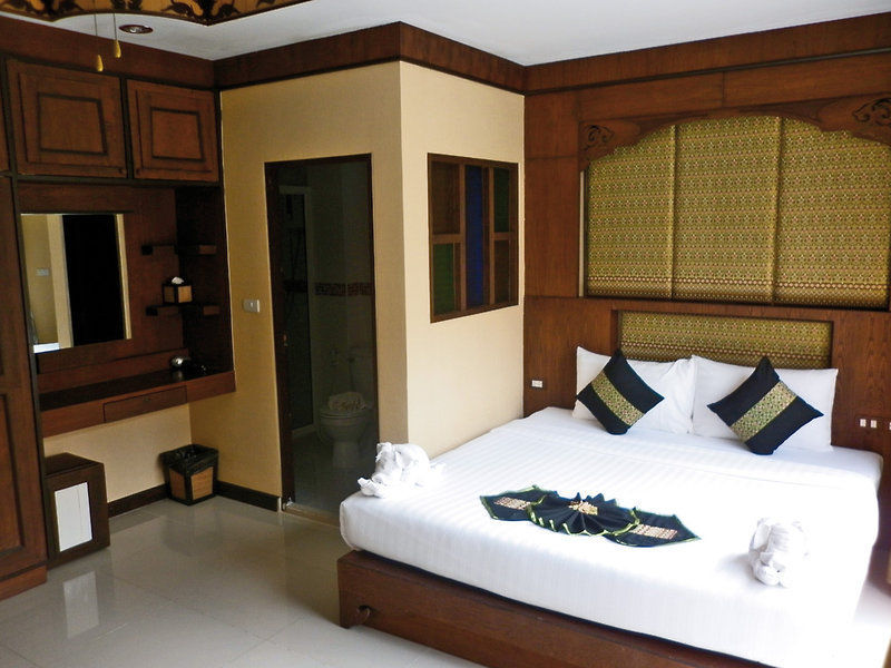 Panomporn Patong Place Hotel