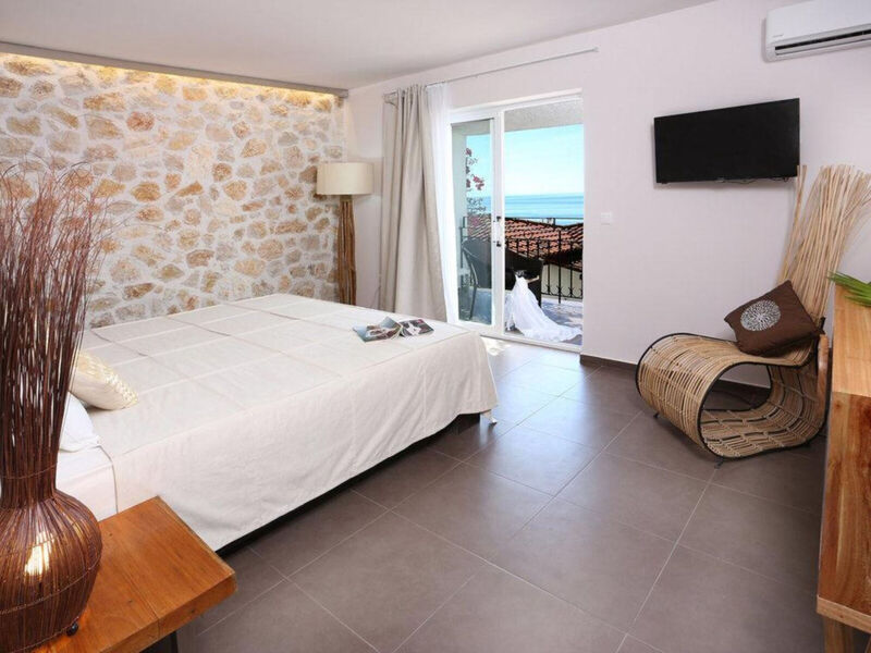Pantokrator Hotel