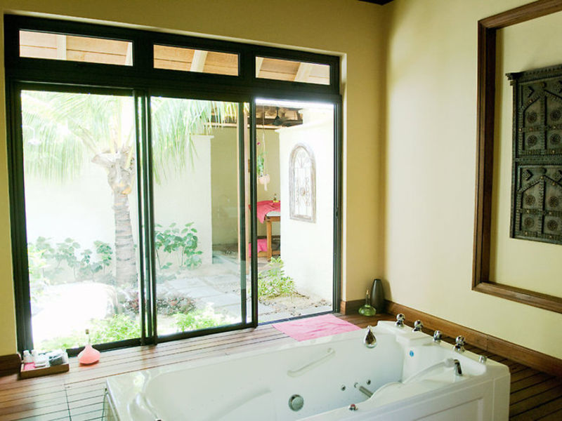 Paradis Beachcomber Rs. & Spa