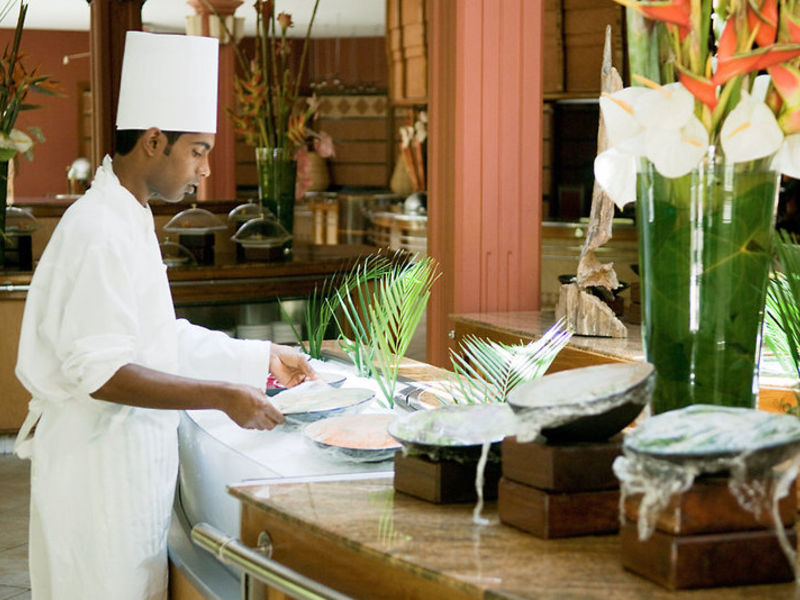 Paradis Beachcomber Rs. & Spa