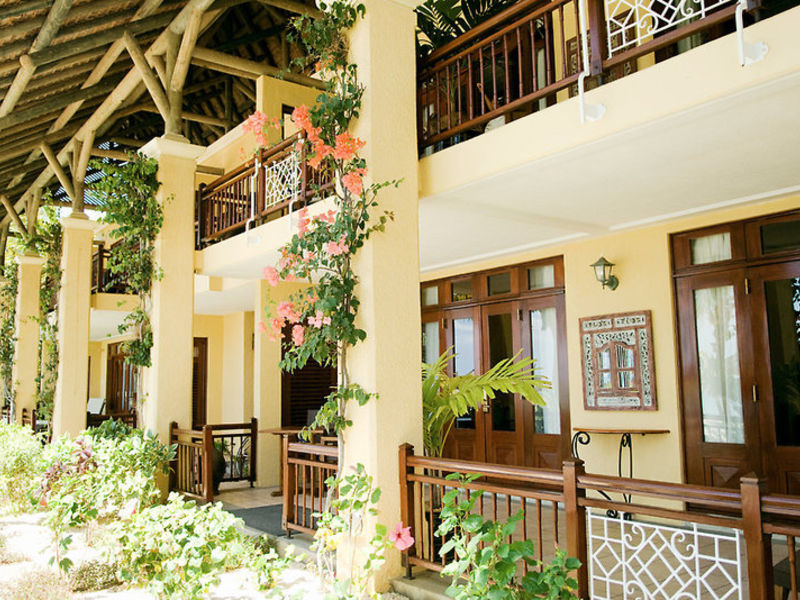 Paradis Beachcomber Rs. & Spa