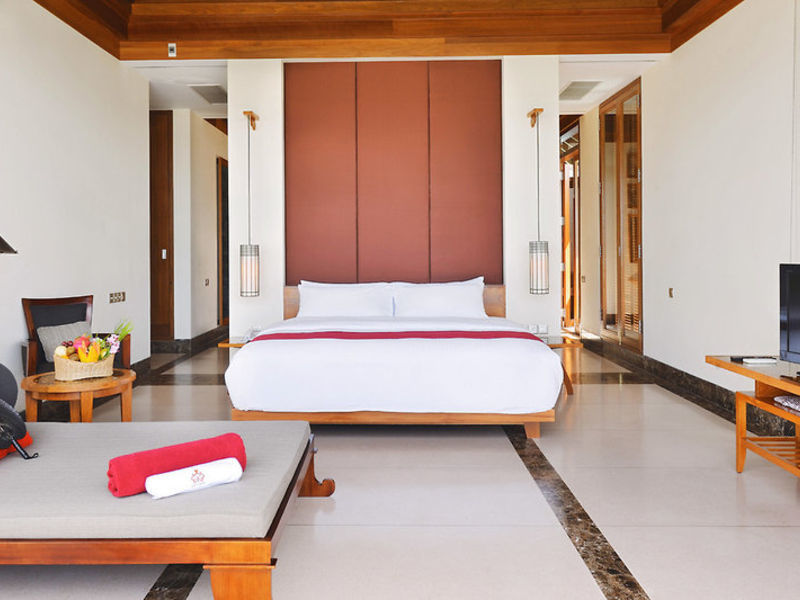 Paradise Island Resort & Spa