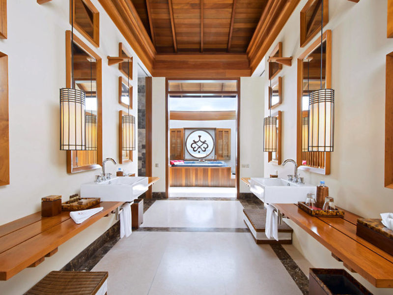 Paradise Island Resort & Spa