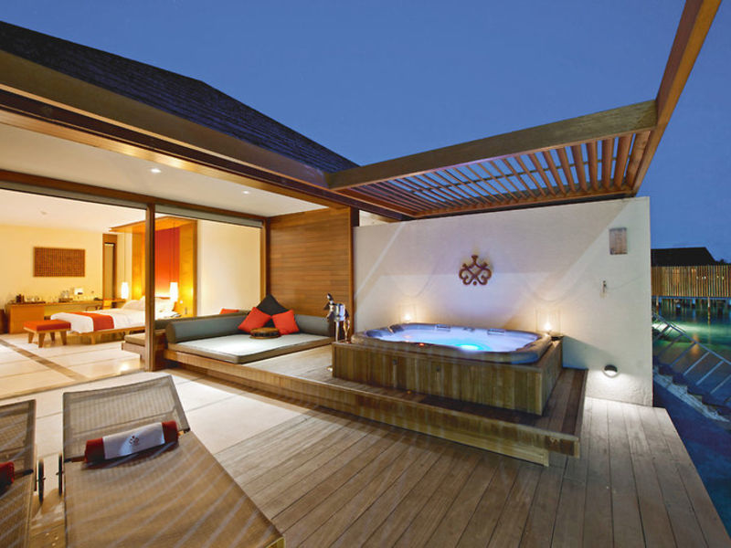 Paradise Island Resort & Spa