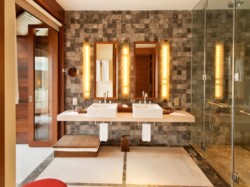 Paradise Island Resort & Spa