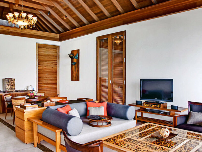 Paradise Island Resort & Spa