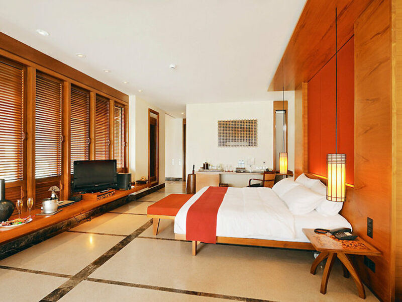 Paradise Island Resort & Spa