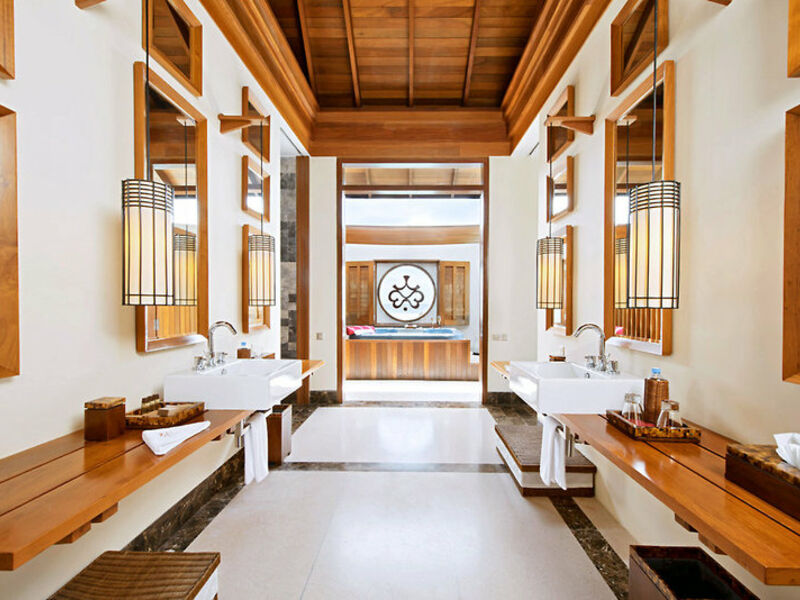 Paradise Island Resort & Spa