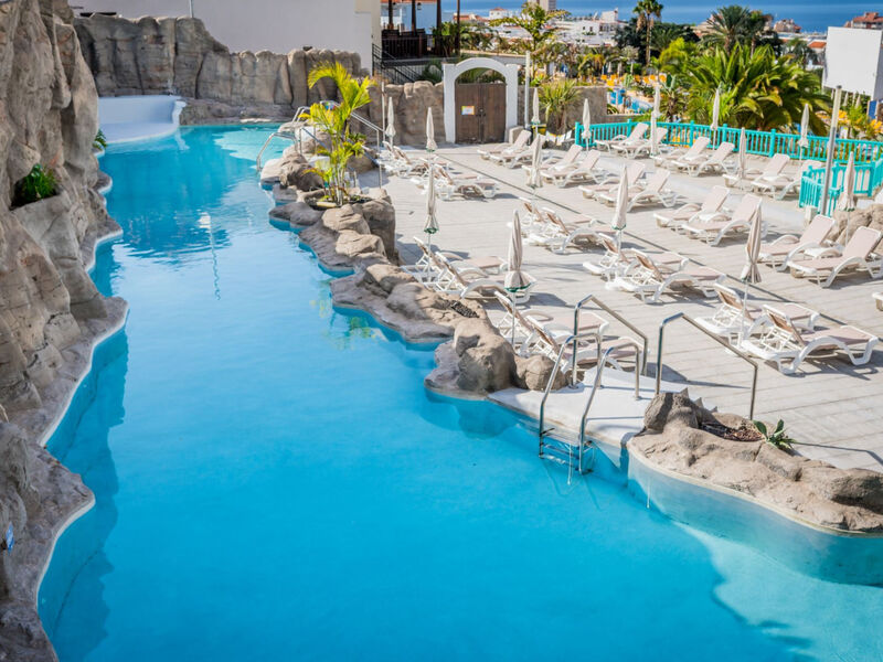 Paradise Park Fun Lifestyle Hotel