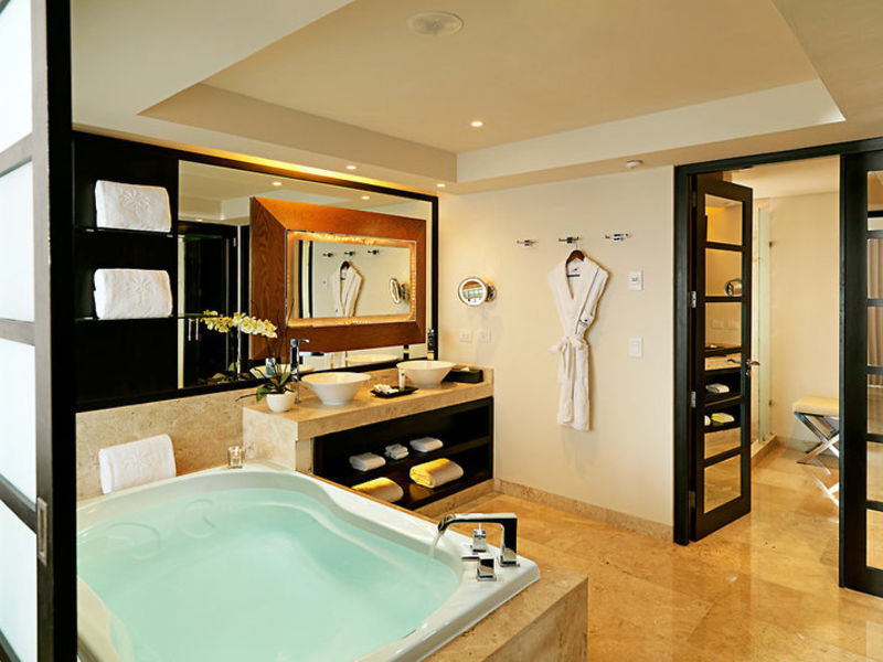 Paradisus P. d. C. La Perla