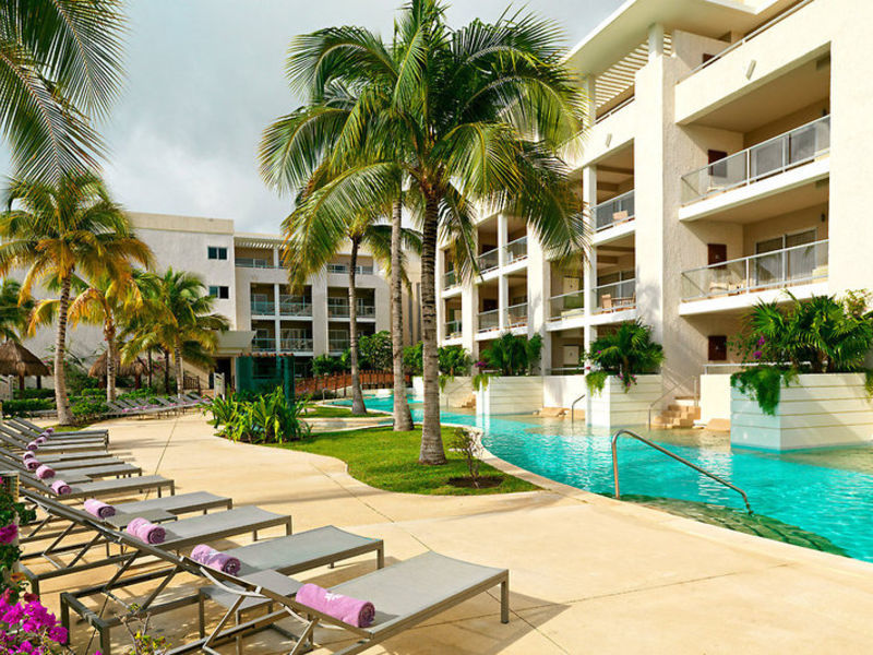 Paradisus P. d. C. La Perla