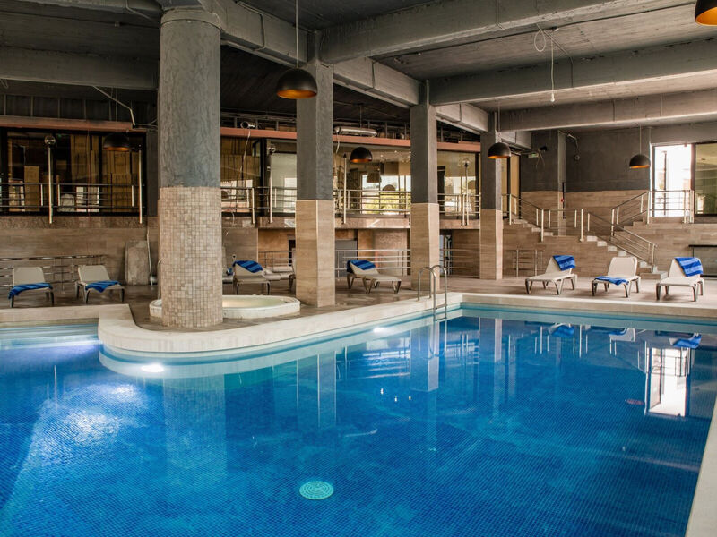 Pebbles Resort / Bora Bora Ibiza-Malta Resort