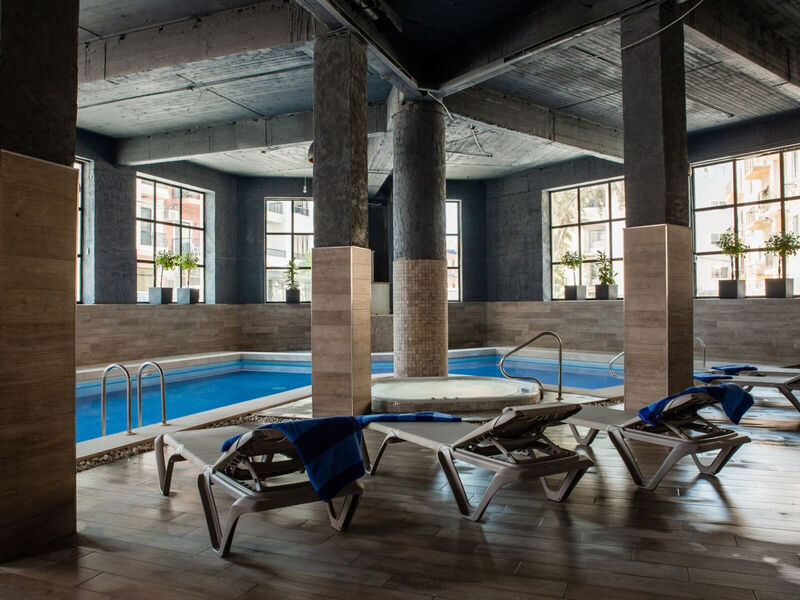 Pebbles Resort / Bora Bora Ibiza-Malta Resort