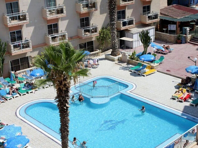 Pebbles Resort / Bora Bora Ibiza-Malta Resort