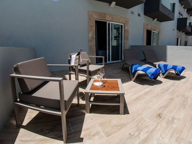 Pebbles Resort / Bora Bora Ibiza-Malta Resort