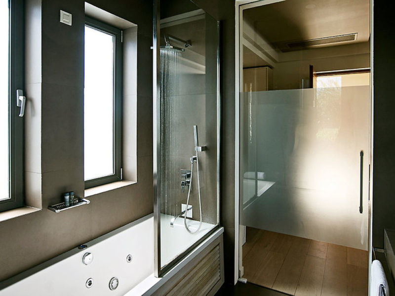 Pelagos Suites Hotel