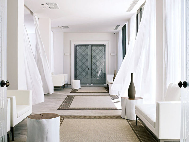 Pelagos Suites Hotel