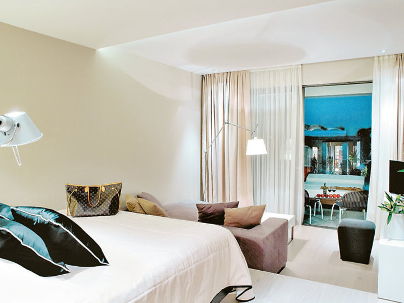 Pelagos Suites Hotel