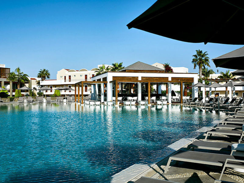 Pelagos Suites Hotel