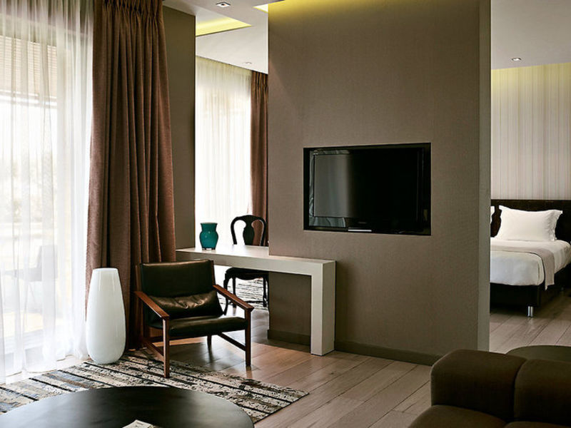 Pelagos Suites Hotel