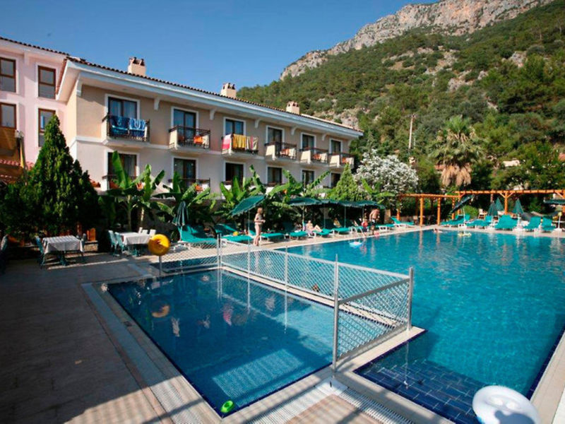 Perdikia Beach