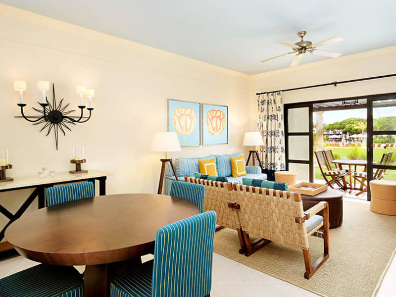 Pine Cliffs Residence