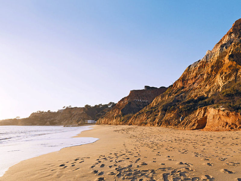 Pine Cliffs Residence