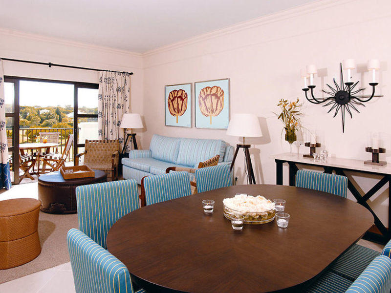 Pine Cliffs Residence