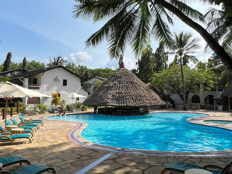 Pinewood Beach Resort &Amp; Spa