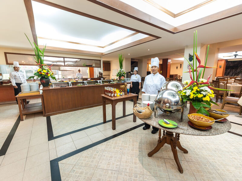 Pinnacle Grand Jomtien Beach Club Resort