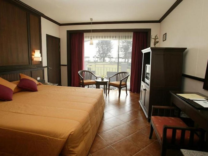 Pinnacle Jomtien Resort &
