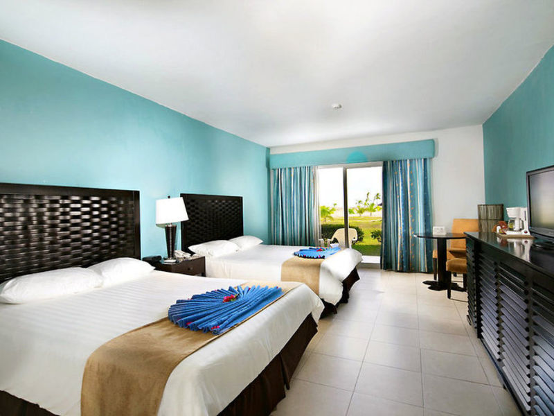 Playa Blanca Beach Resort