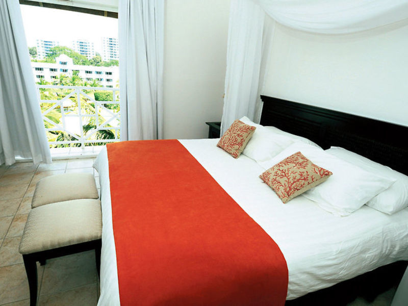 Playa Blanca Beach Resort