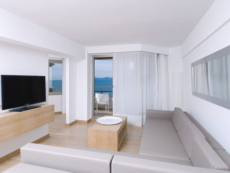 Playa Esperanza Suites