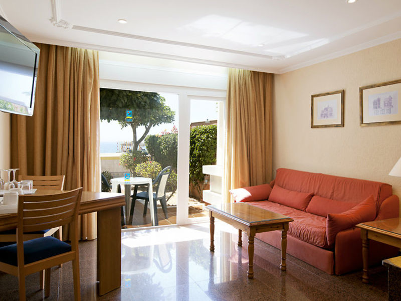 Playacapricho, Studios