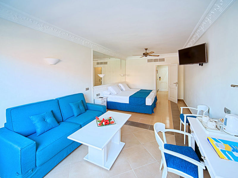 Playacapricho, Studios