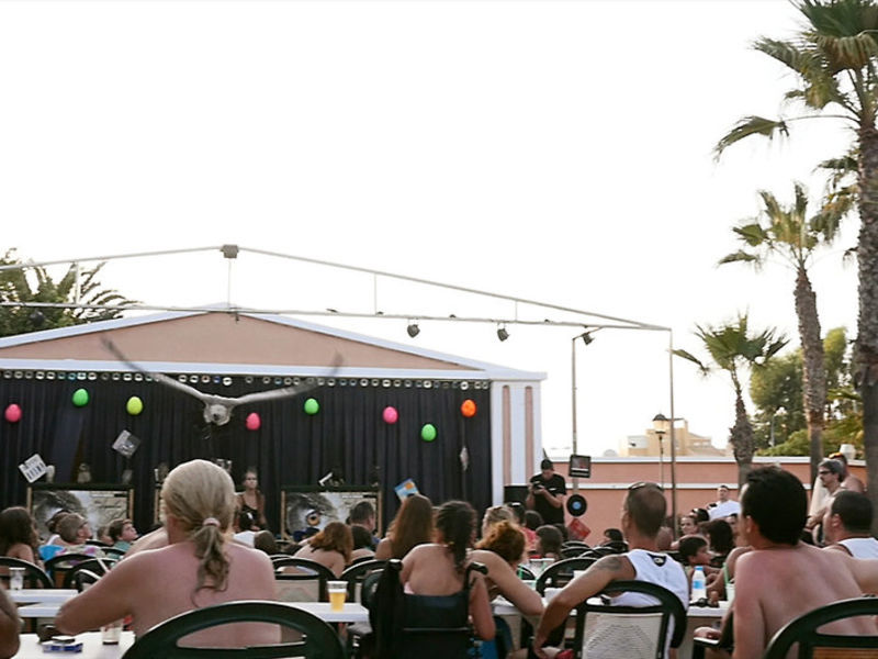 Playacapricho, Studios