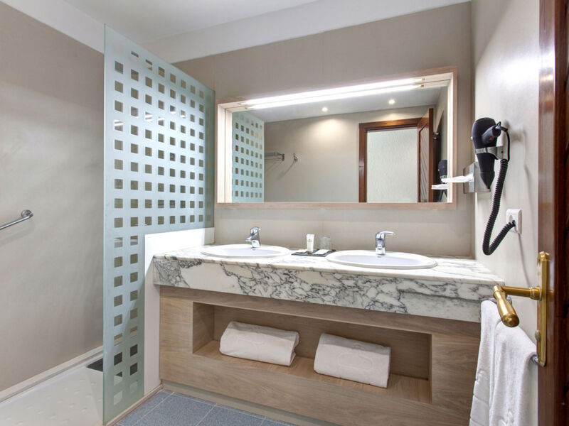 Plus Fariones Suite Hotel