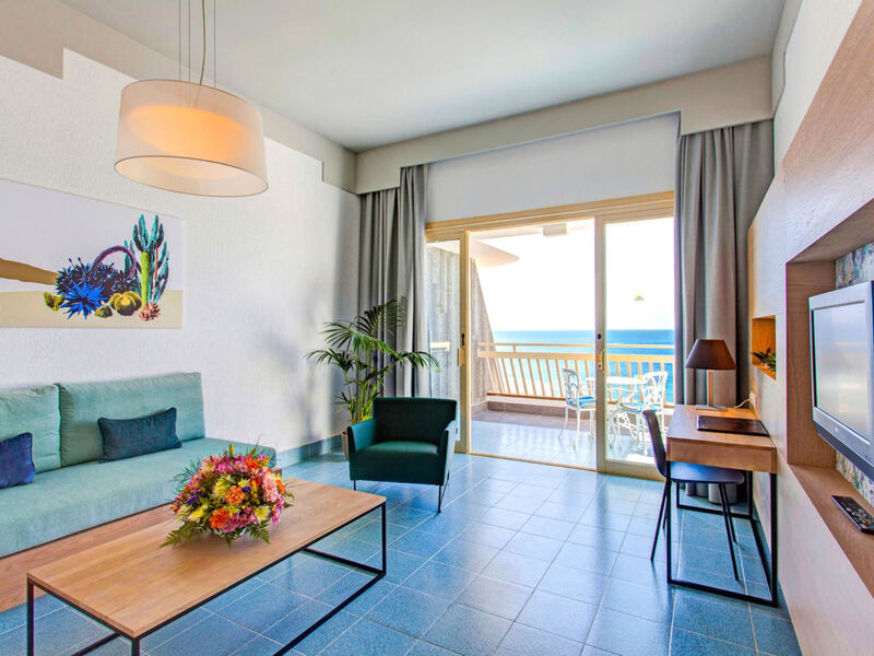 Plus Fariones Suite Hotel