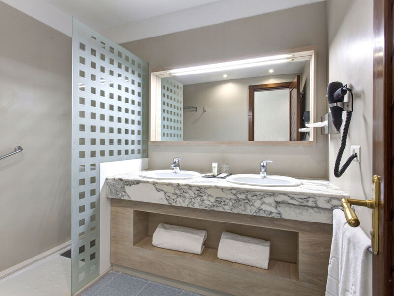 Plus Fariones Suite Hotel